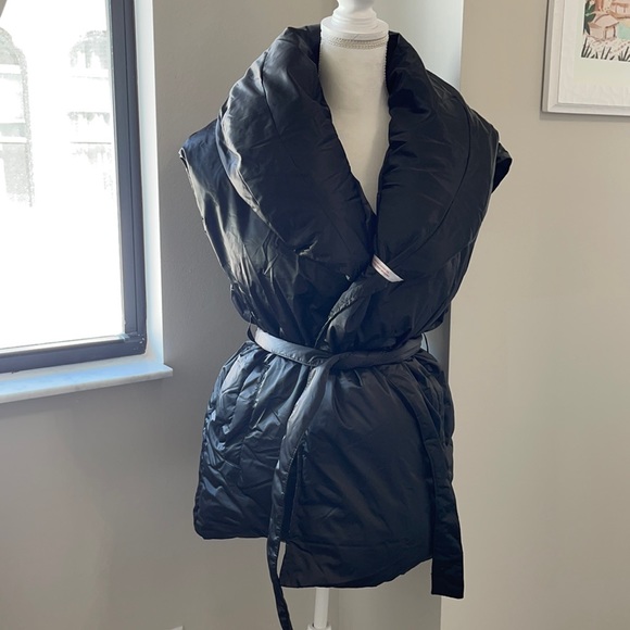 Missguided Jackets & Blazers - Super cute puffer vest